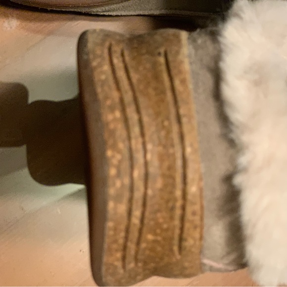 Taos brand slide on shoes. Size 7 - Picture 6 of 7